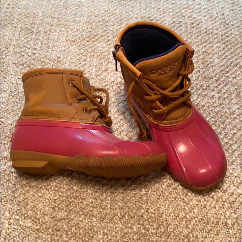 Sperry Girl’s Pink Saltwater Duck Books Size 10